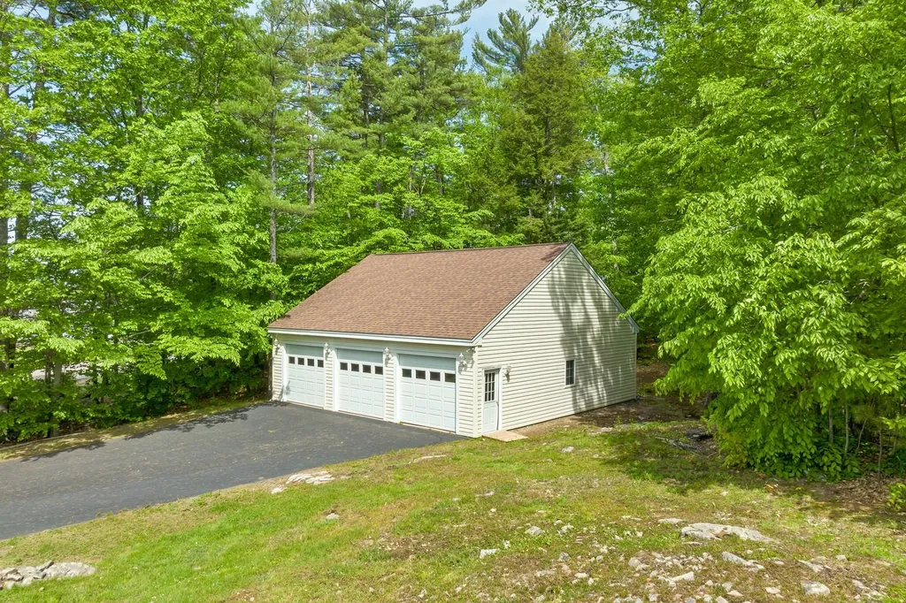 490 Wentworth Road Brookfield NH 03872