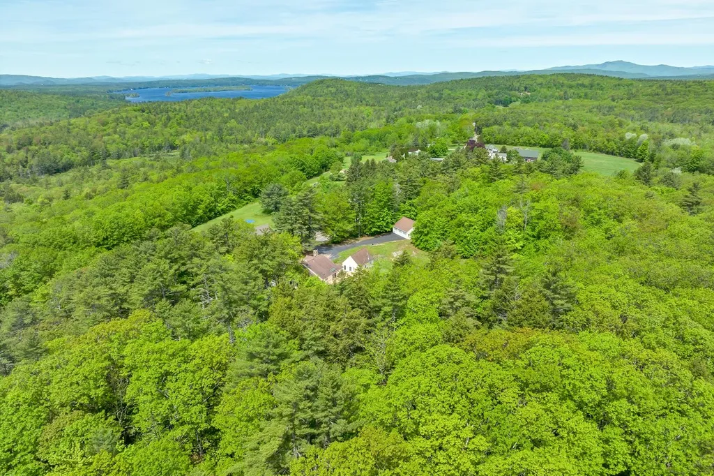 490 Wentworth Road Brookfield NH 03872