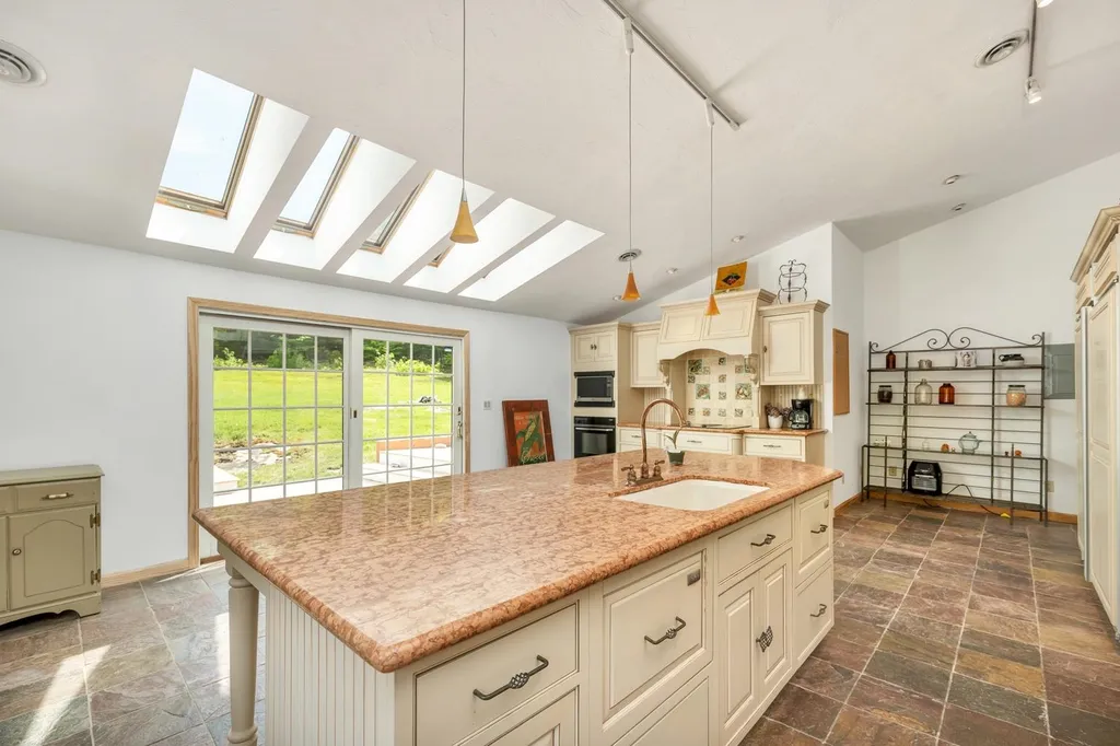 490 Wentworth Road Brookfield NH 03872