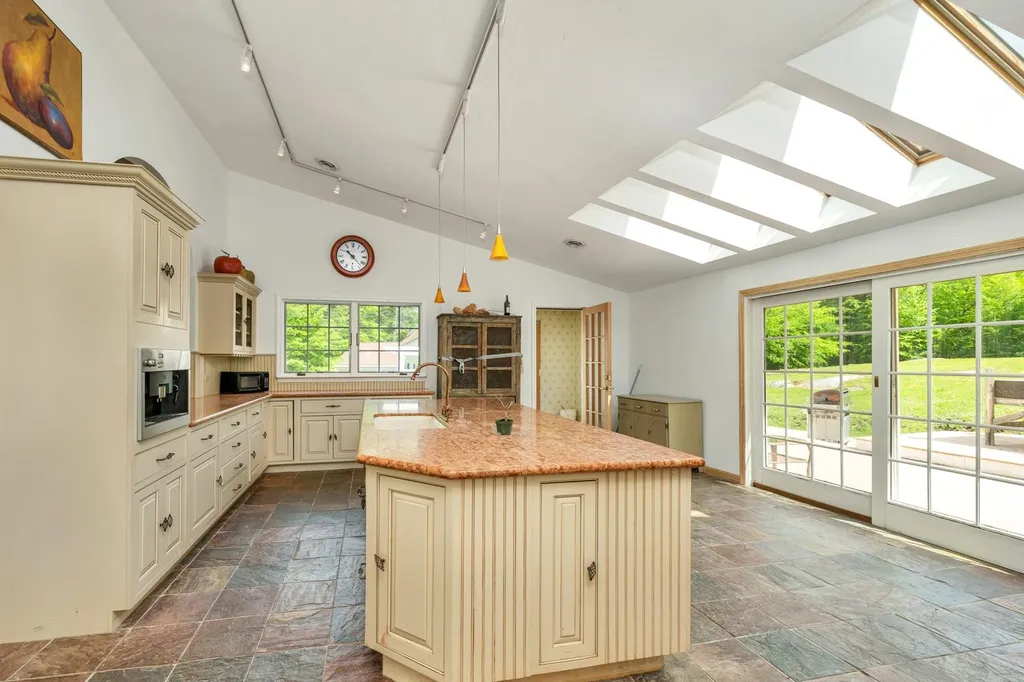 490 Wentworth Road Brookfield NH 03872