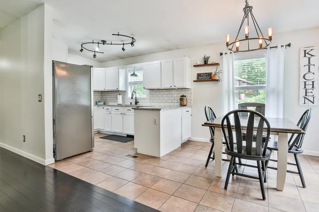 44 Hood Road Brookline NH 03033