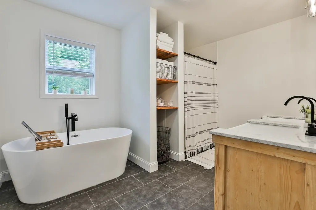 44 Hood Road Brookline NH 03033