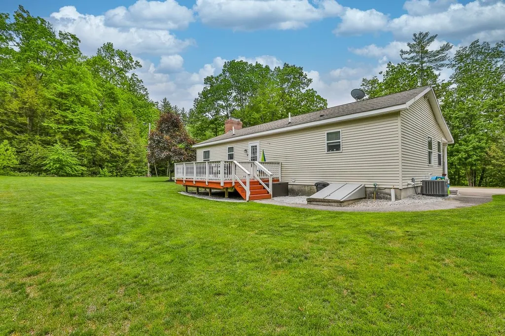 44 Hood Road Brookline NH 03033