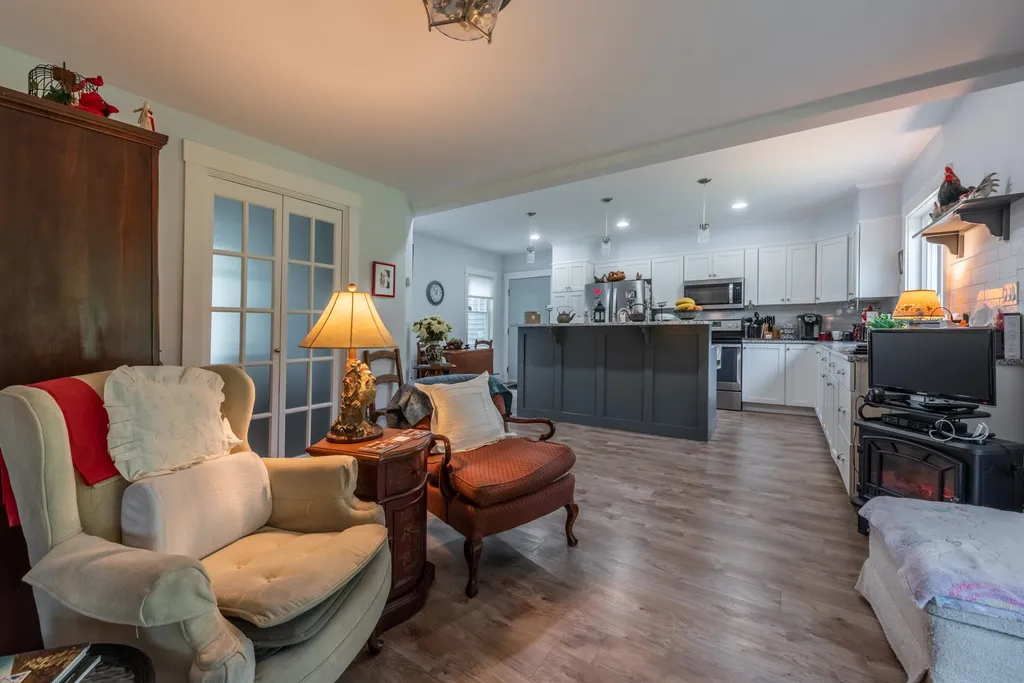 18 Kirtland Street Warner NH 03278