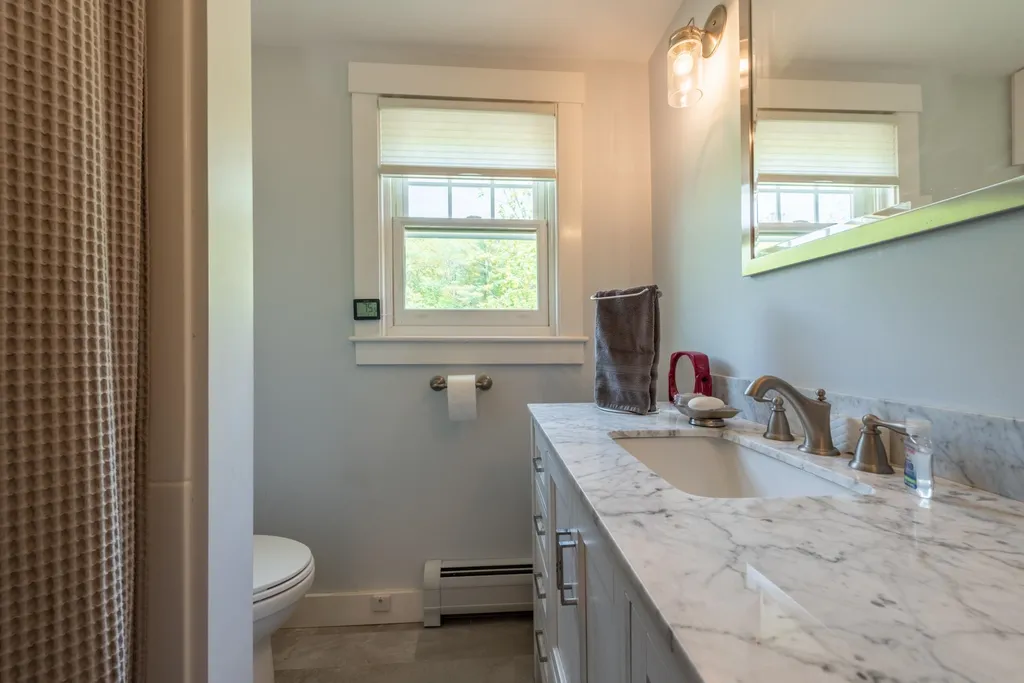 18 Kirtland Street Warner NH 03278