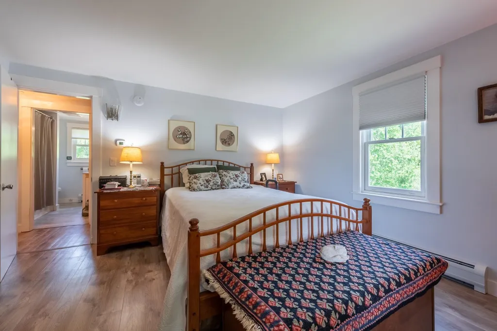 18 Kirtland Street Warner NH 03278