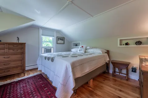 18 Kirtland Street Warner NH 03278
