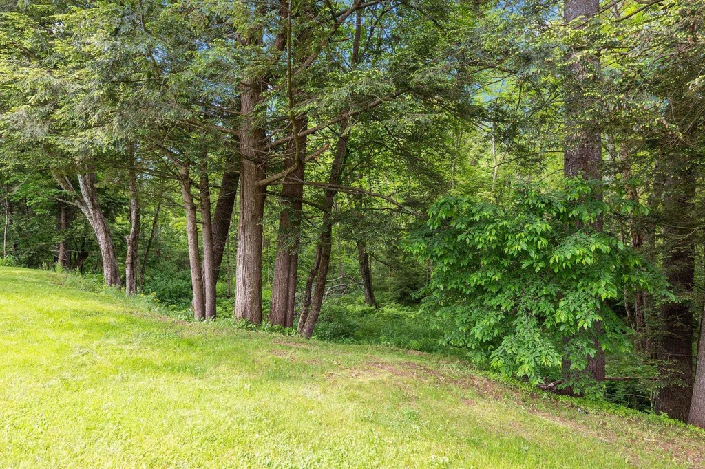 18 Brook Circle Loudon NH 03307