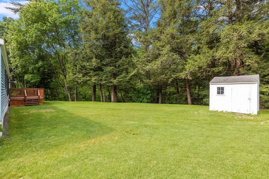 18 Brook Circle Loudon NH 03307