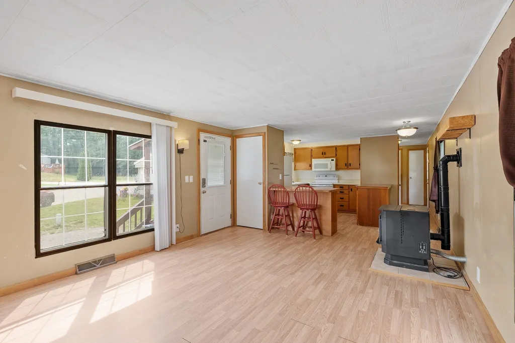 18 Brook Circle Loudon NH 03307