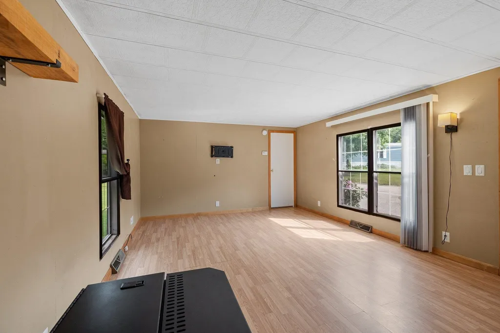 18 Brook Circle Loudon NH 03307