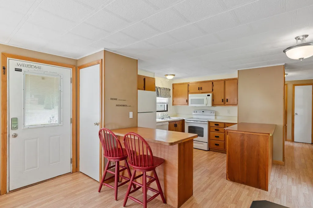 18 Brook Circle Loudon NH 03307