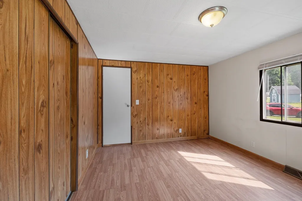 18 Brook Circle Loudon NH 03307