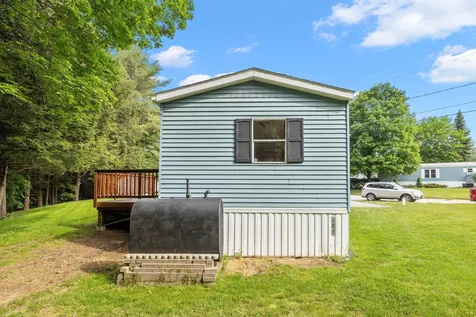 18 Brook Circle Loudon NH 03307