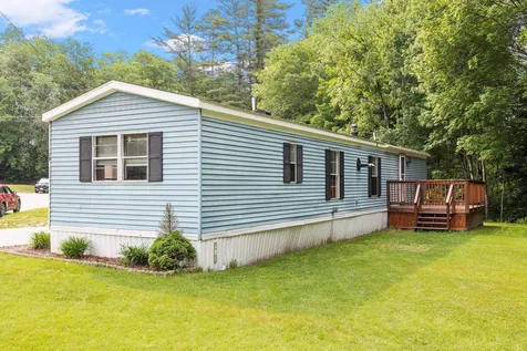 18 Brook Circle Loudon NH 03307