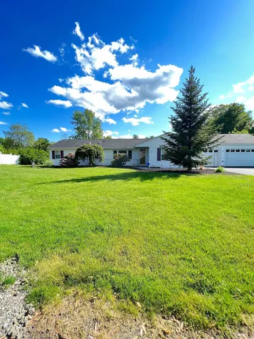 14 Bluebird Lane Atkinson NH 03811