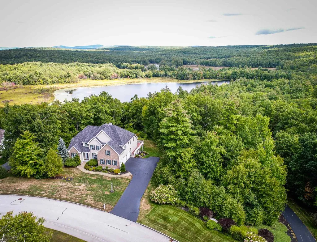 8 Northview Terrace Hooksett NH 03106