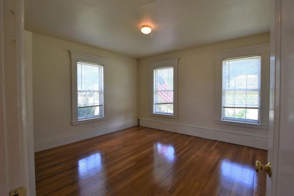 152 W Main Street Hillsborough NH 03244