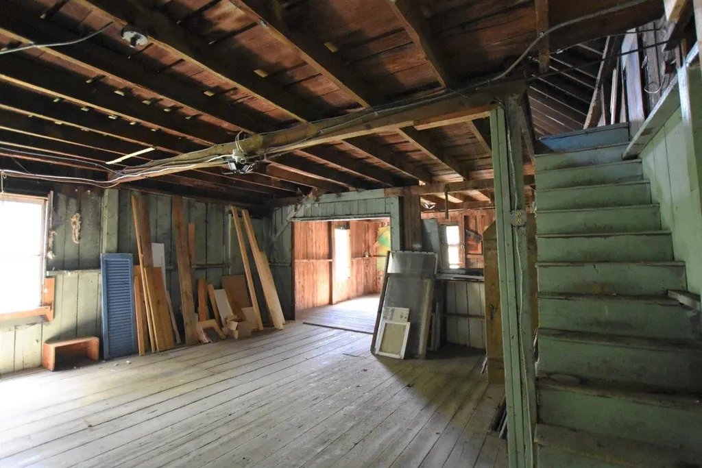 152 W Main Street Hillsborough NH 03244