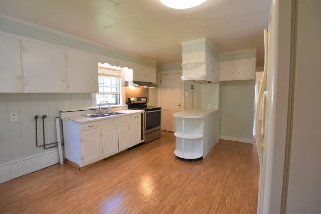 152 W Main Street Hillsborough NH 03244