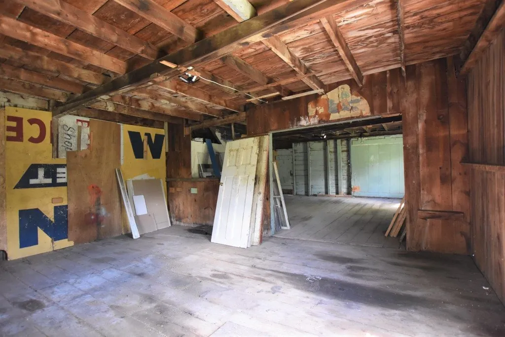 152 W Main Street Hillsborough NH 03244