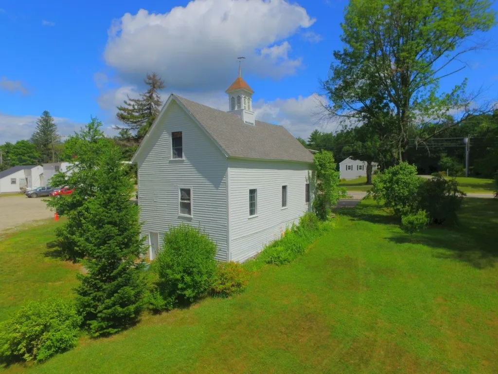 152 W Main Street Hillsborough NH 03244