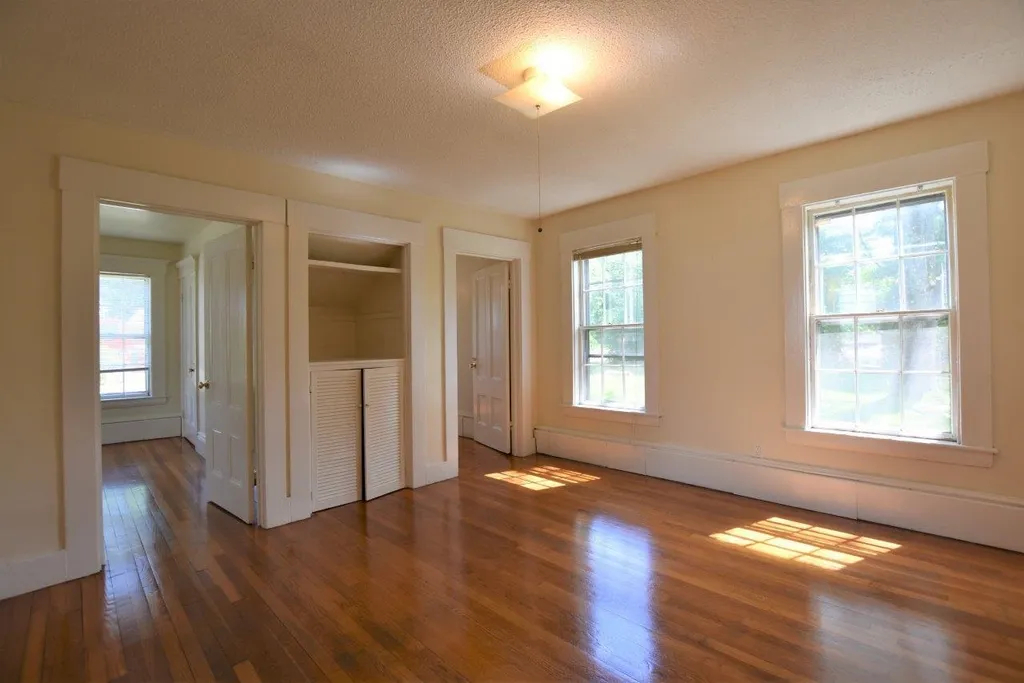 152 W Main Street Hillsborough NH 03244