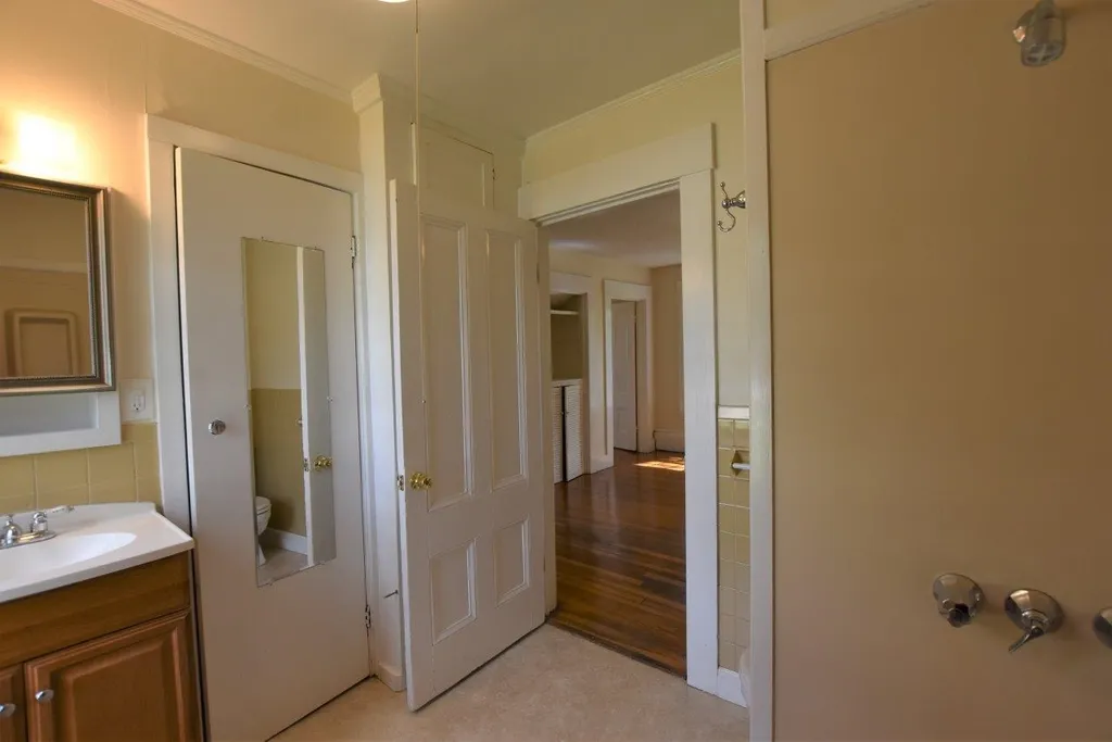 152 W Main Street Hillsborough NH 03244