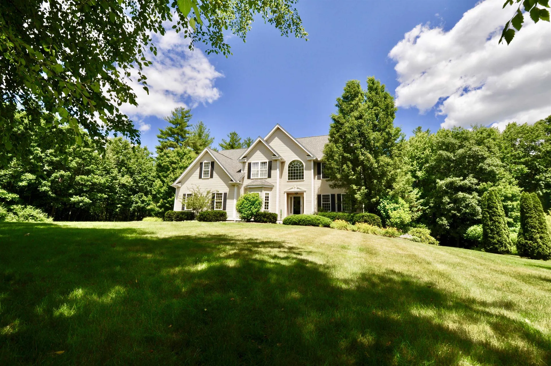 72 Long Hill Road Hollis NH 03049