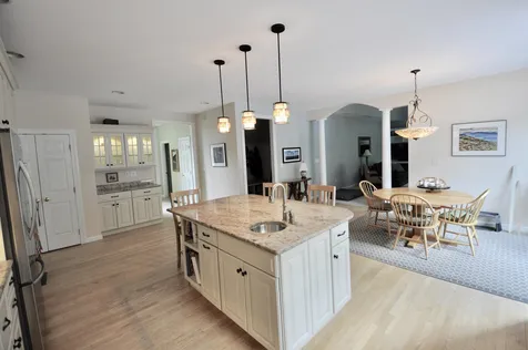 72 Long Hill Road Hollis NH 03049