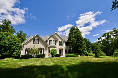 72 Long Hill Road Hollis NH 03049