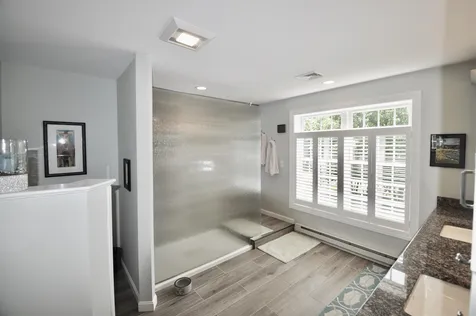 72 Long Hill Road Hollis NH 03049