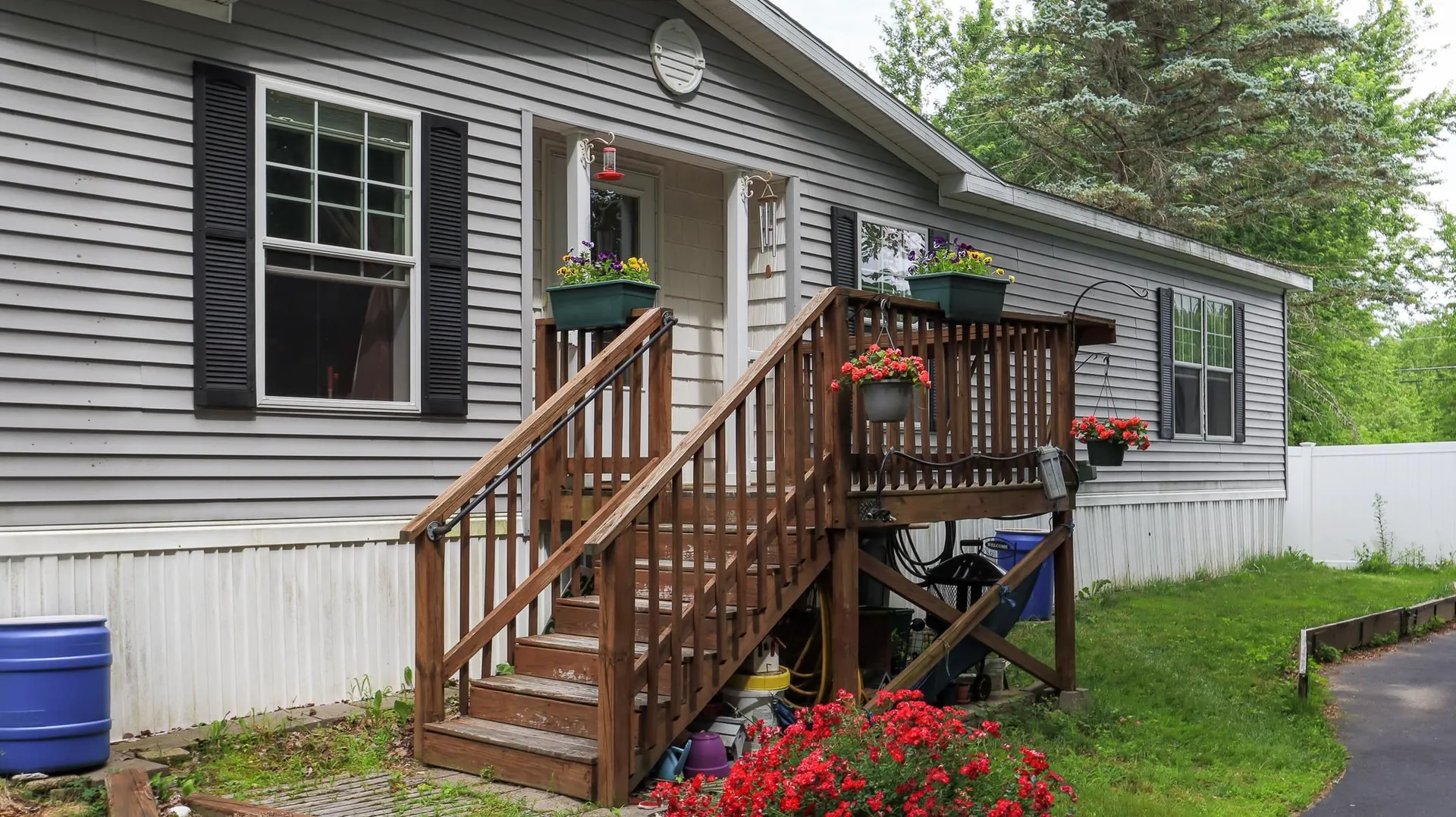 3 Mildred Avenue Raymond NH 03077