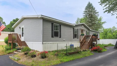 3 Mildred Avenue Raymond NH 03077