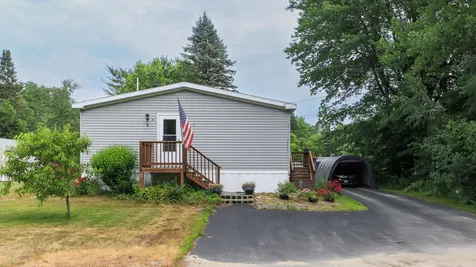 3 Mildred Avenue Raymond NH 03077