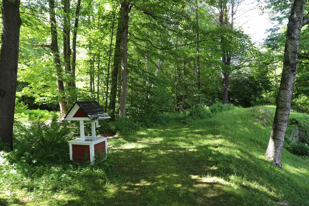 62 Riverside Drive Dummerston VT 05301