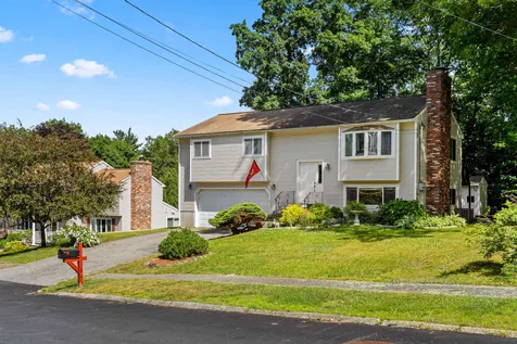 4 Boxwood Court Nashua NH 03063