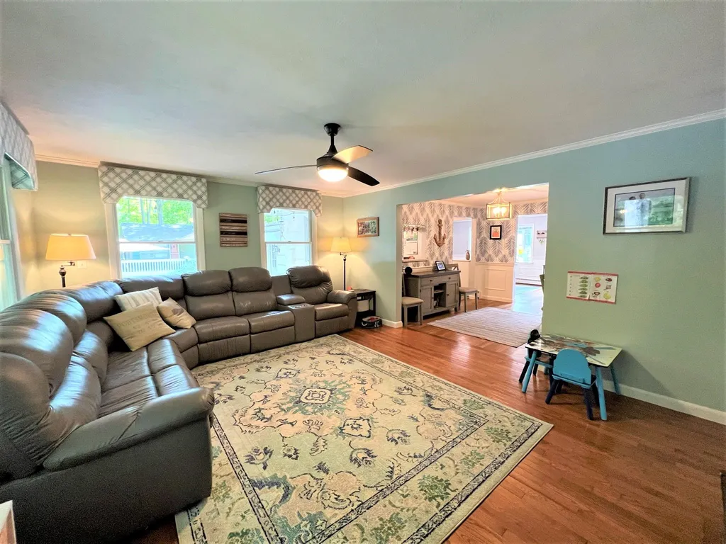 54 Harding Road Portsmouth NH 03801