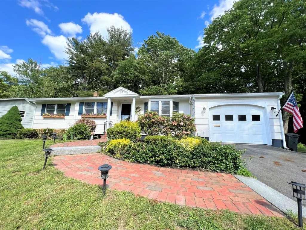 54 Harding Road Portsmouth NH 03801