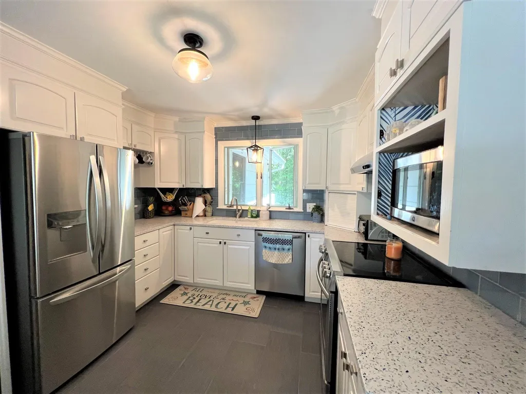54 Harding Road Portsmouth NH 03801