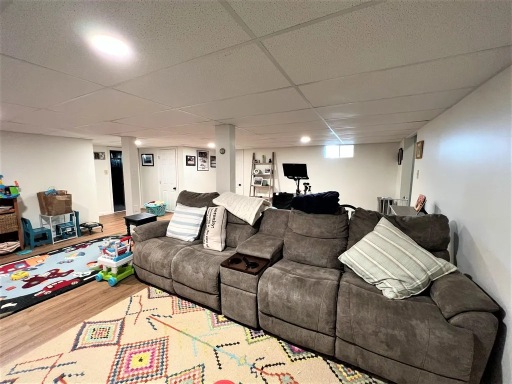 54 Harding Road Portsmouth NH 03801