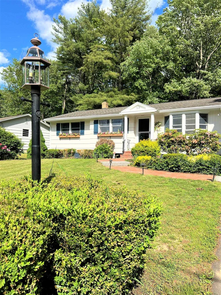 54 Harding Road Portsmouth NH 03801