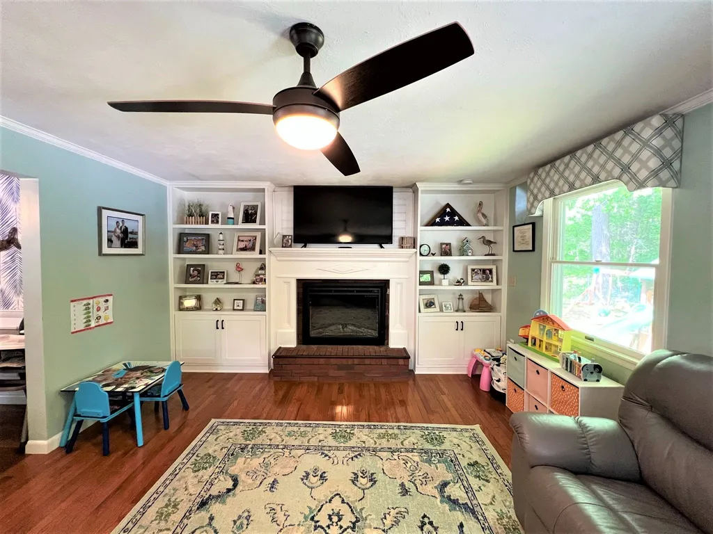 54 Harding Road Portsmouth NH 03801