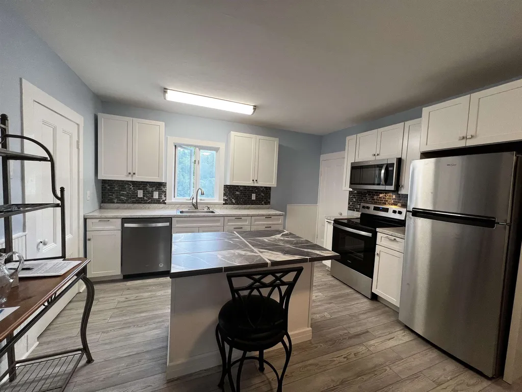 9 Salem Street Exeter NH 03833