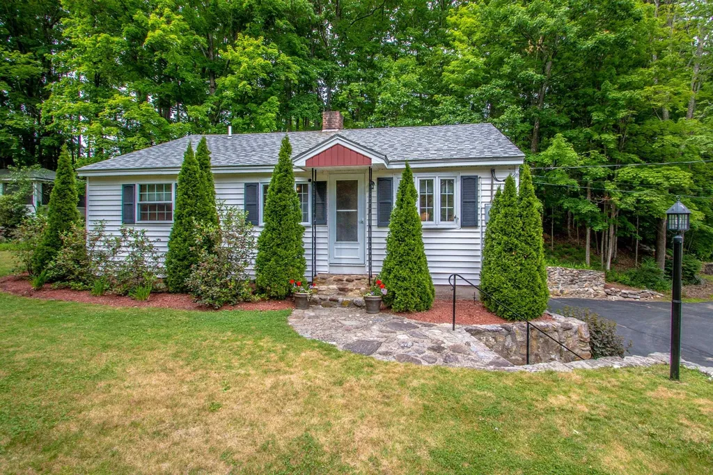 163 Central Street Farmington NH 03835
