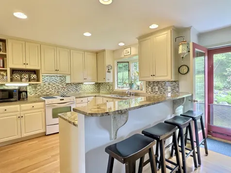 51 Carter Road New London NH 03257