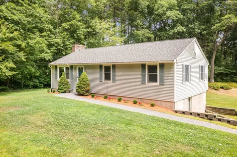 113 Arlene Drive Pelham NH 03076