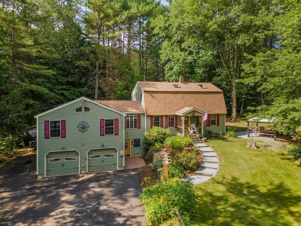 558 Tanglewood Drive Henniker NH 03242-6147