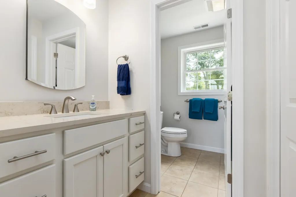 36 Long Meadow Farm Drive Epping NH 03042