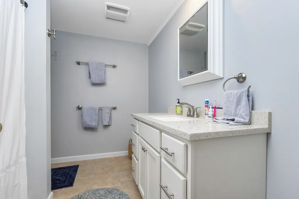 36 Long Meadow Farm Drive Epping NH 03042